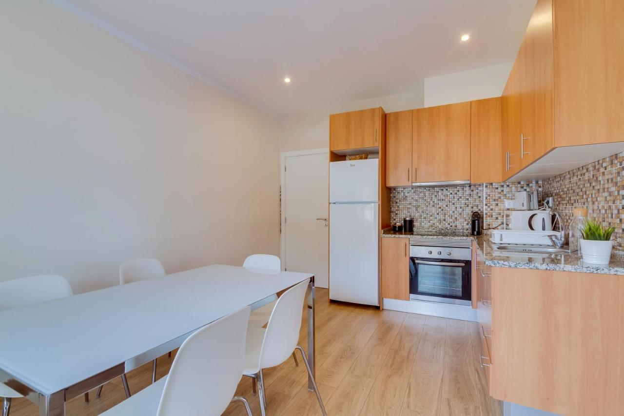 Quarteira 2Br - Near The Beach At Homesbyfc Exterior foto